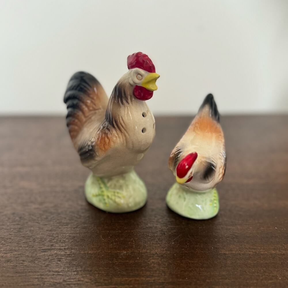 Vintage Farmyard Rooster Hen‎ Salt & Pepper Shakers Country Farmer Farmhouse